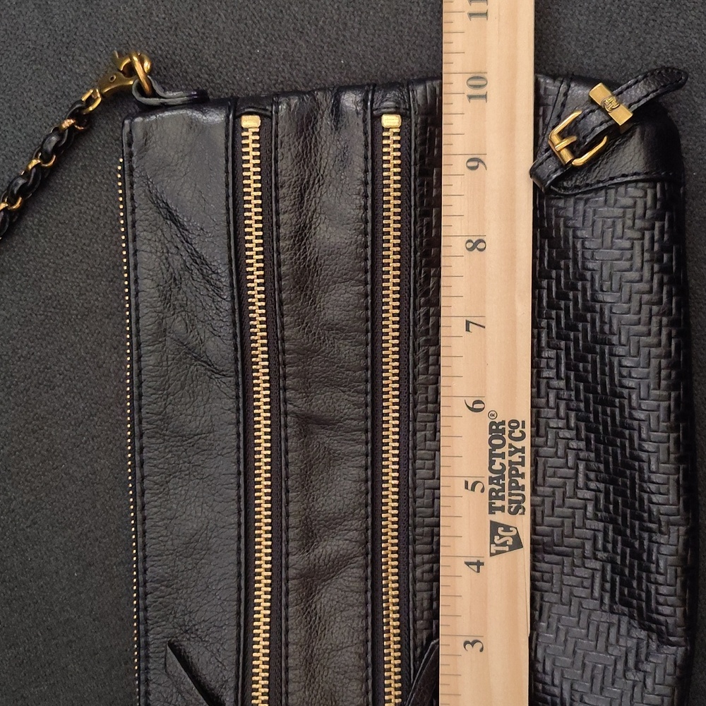 🖤 Elliott Lucca Black and Gold Crossbody Zipper Bag. Very Cool 😎 - Picture 15 of 16
